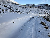 Snowy running route in Glen Finlgas